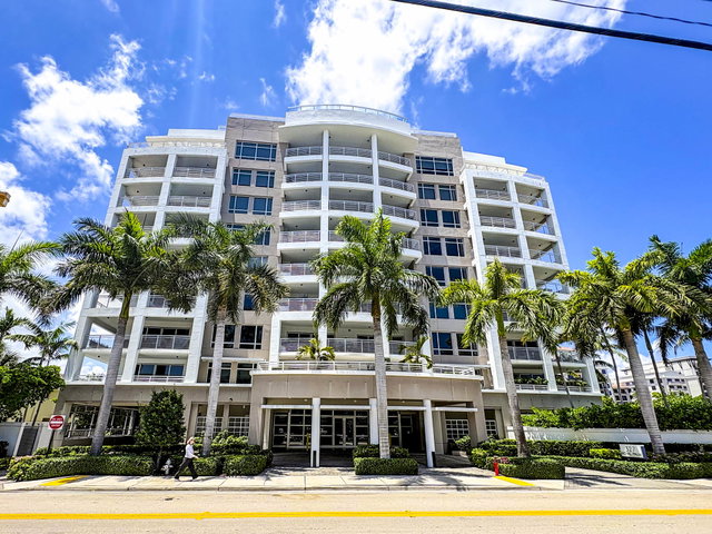 327 Royal Palm  photo 2